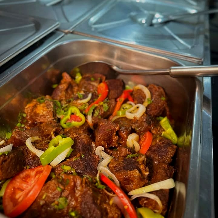 Bacia de churrasco temperado