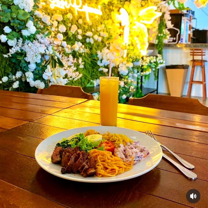 Picanha suculenta com suco natural
